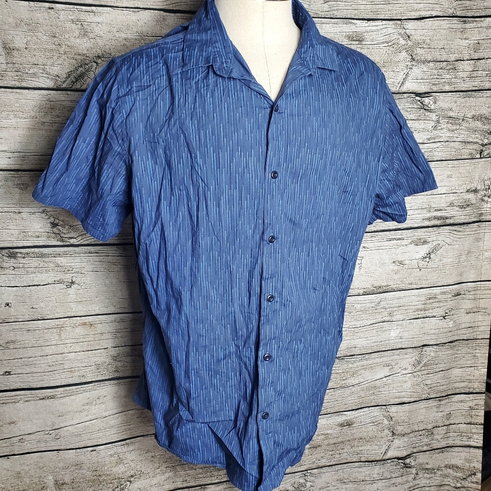A Frame Stretch Blue Short Sleeve Button Down Shirt Size XL.Pit to pit approx: